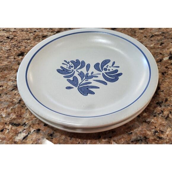 Pfaltzgraff Stoneware "Yorktowne" 6-7/8" Salad/Bread/Dessert Plates (Set Of 2) - Picture 8 of 14